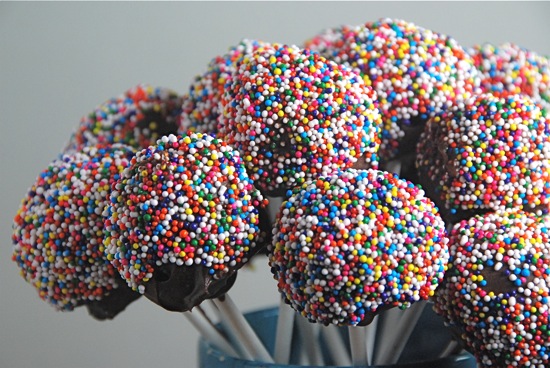 These cake pops have been making the blog rounds for what seems like a