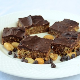 Read more about the article Peanut Butter and Chocolate Energy Bars
