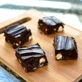 Read more about the article Dark Chocolate Butterscotch Brownies