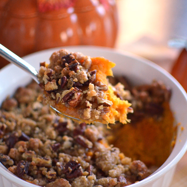 Read more about the article (Less Sweet) Sweet Potato Casserole with Butter Pecan Crumble Topping
