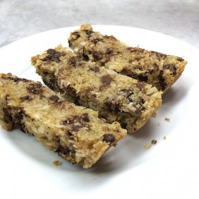 Read more about the article Coconut Chocolate Chip Magic Granola Bars