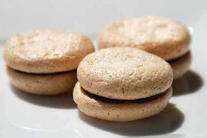 Read more about the article Chewy Amaretti Sandwich Cookies