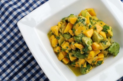 Read more about the article Avocado–Mango Salad (Saladu Awooka àk Mango )