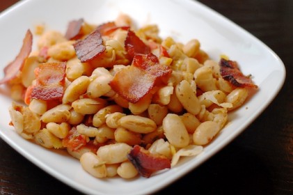 Read more about the article Cannellini Beans with Lemon, Roasted Red Peppers, and Bacon