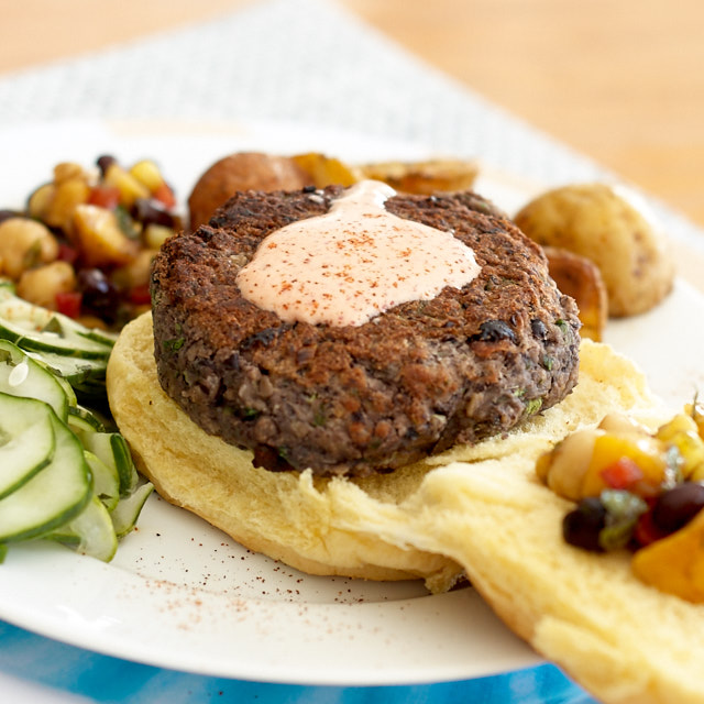 Read more about the article Black Bean Burgers