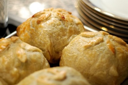 Read more about the article Individual Beef Wellingtons with Mushroom, Spinach and Blue Cheese Filling