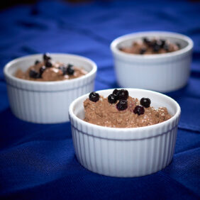 Read more about the article Thick Chocolate Chia Pudding