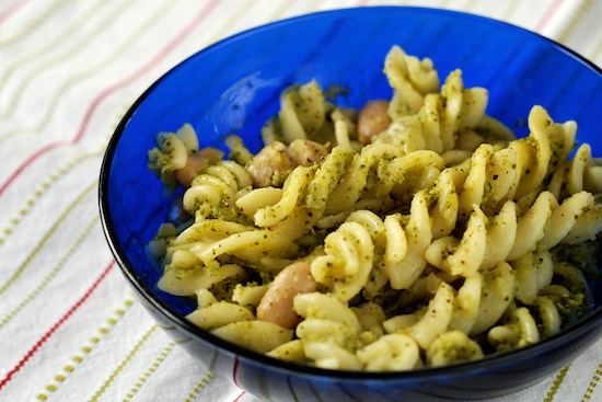 Read more about the article Pasta and White Beans with Broccoli Pesto