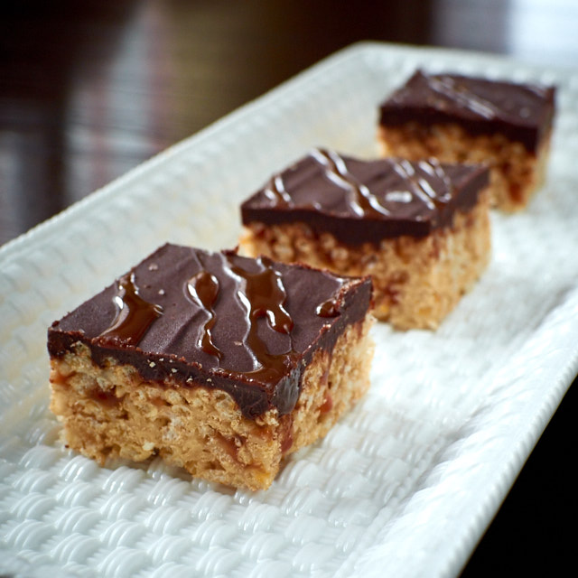 Read more about the article Salted Caramel and Chocolate Rice Krispies Squares