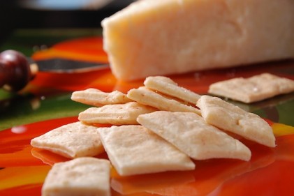 Read more about the article Parmesan Cheese Crackers