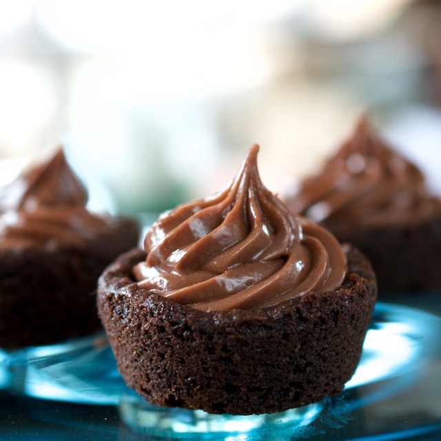 Read more about the article Nutella Cheesecake Chocolate Cookie Cups