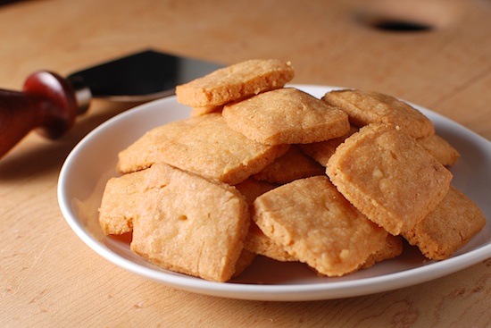 Read more about the article Homemade Cheez-It Crackers
