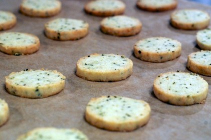 Read more about the article Rosemary Parmesan Coins