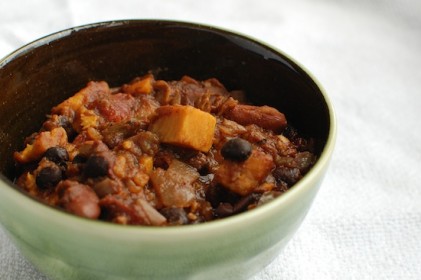Read more about the article Slow-Cooker Vegetarian Chili with Sweet Potatoes