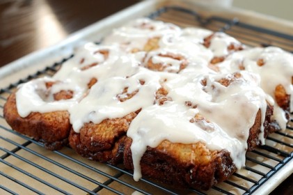 Read more about the article Quick Cinnamon Buns with Buttermilk Icing