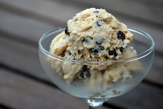 Read more about the article Chocolate Chip Cookie Dough Frozen Yogurt