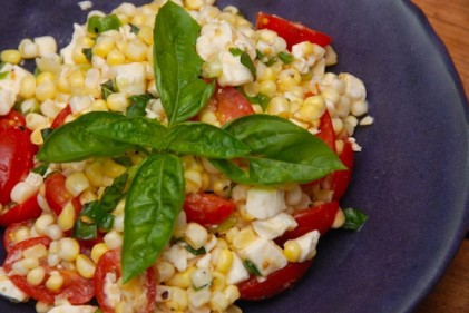 Read more about the article Fresh Corn Tomato Salad