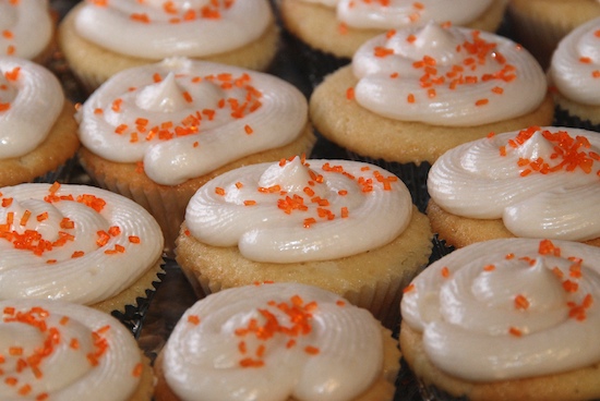 Read more about the article Billy’s Vanilla, Vanilla Cupcakes