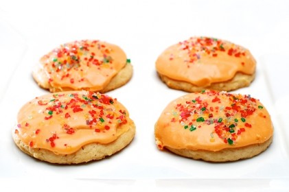 Read more about the article Frosted Sugar Cookies