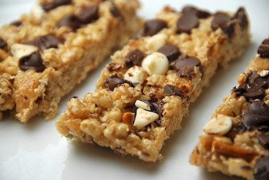 Read more about the article No-Bake Chewy Granola Bars