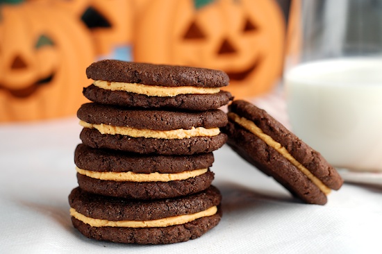 Read more about the article Homemade Halloween Oreos