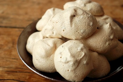 Read more about the article Chocolate Chip Meringues
