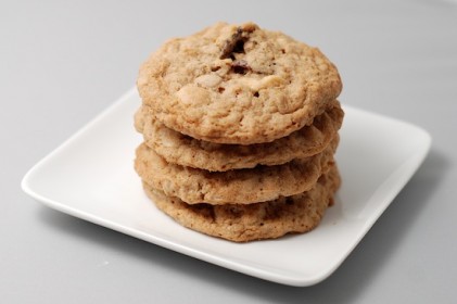 Read more about the article Oatmeal Cookies with Tart Cherries and White Chocolate
