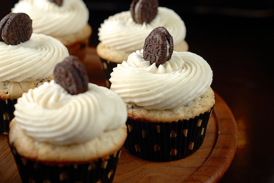 Read more about the article Cookies and Cream Cupcakes