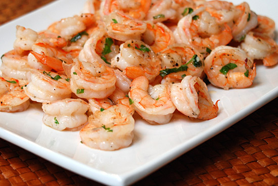 Read more about the article Pan Seared Shrimp With Garlic-Lemon Butter