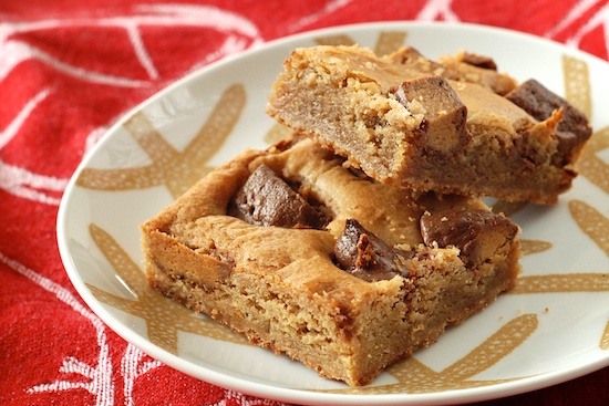 Read more about the article Peanut Butter Cup Blondies