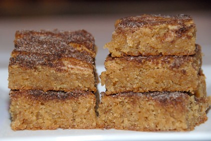 Read more about the article Snickerdoodle Blondies