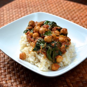 Read more about the article Spinach and Chickpea Curry